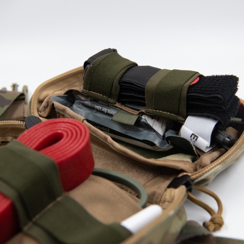 Аптечка первой помощи отрывная на платформе Черный